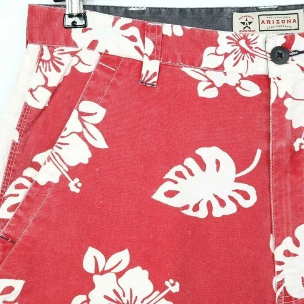 Arizona Coastal‎ Board Bermuda Shorts Red White Floral Hawaiian 36